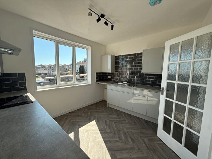 2 Bedroom Flat To Rent In Sea View Road, Poole, BH12