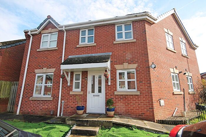 3 Bedroom Semi Detached House For Sale In West Bank Street, Widnes, WA8