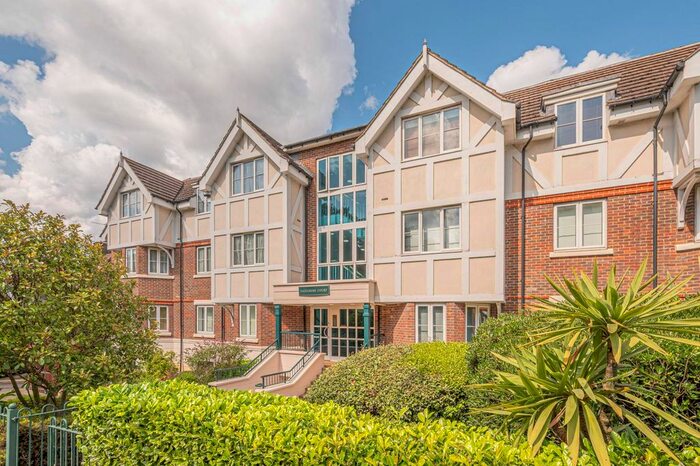 2 Bedroom Flat To Rent In Hazelmere Court, Hendon, London, NW4