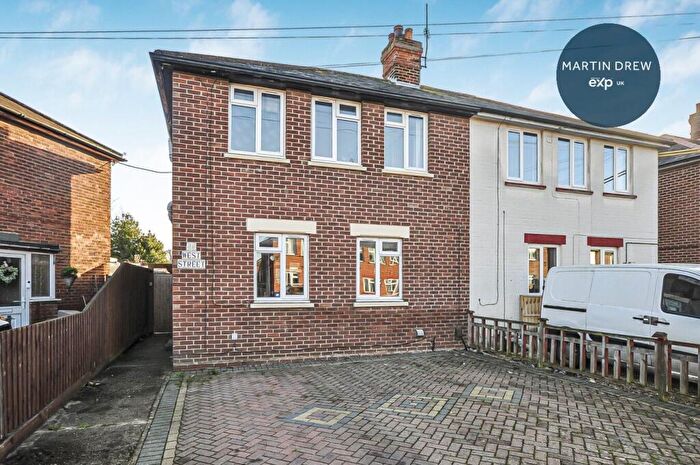 2 Bedroom Semi Detached House For Sale In West Street, Bicester, OX26