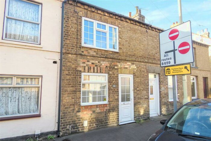 2 Bedroom Terraced House To Rent In Hitchin Street, Biggleswade, Bedfordshire, SG18