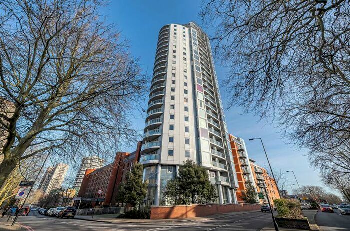 2 Bedroom Flat To Rent In Altyre Road, Croydon, CR0