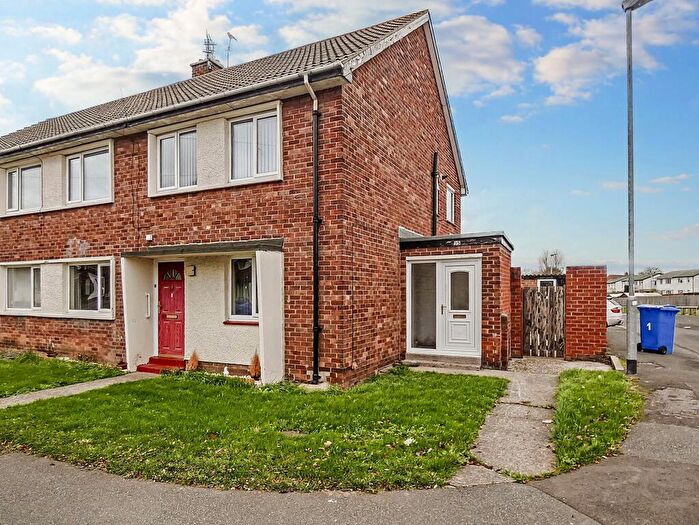 2 Bedroom Flat To Rent In Fallow Park Avenue, Newsham, Blyth, Northumberland, NE24