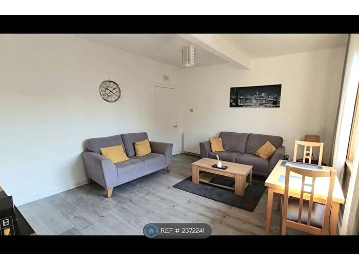 2 Bedroom Flat To Rent In Hutchison Place, Edinburgh, EH14