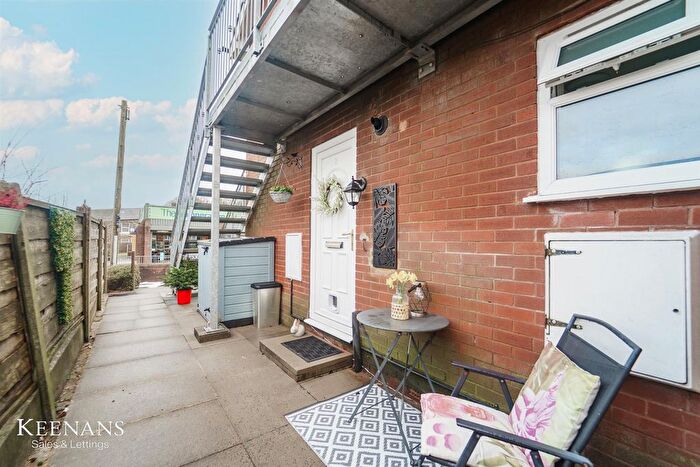 1 Bedroom Flat To Rent In Thorneylea, Whitworth, Rochdale, OL12