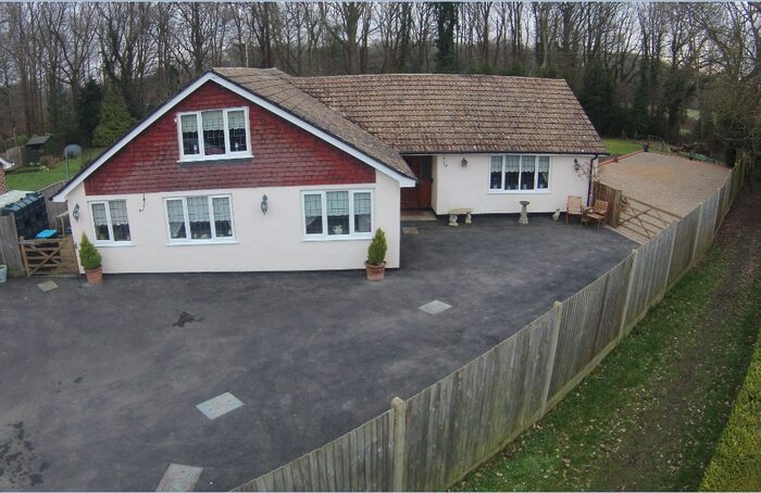 4 Bedroom Chalet To Rent In Smallfield, RH6