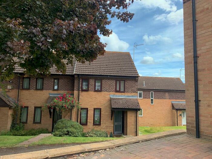 3 Bedroom End Of Terrace House To Rent In Syringa Walk, Banbury, OX16