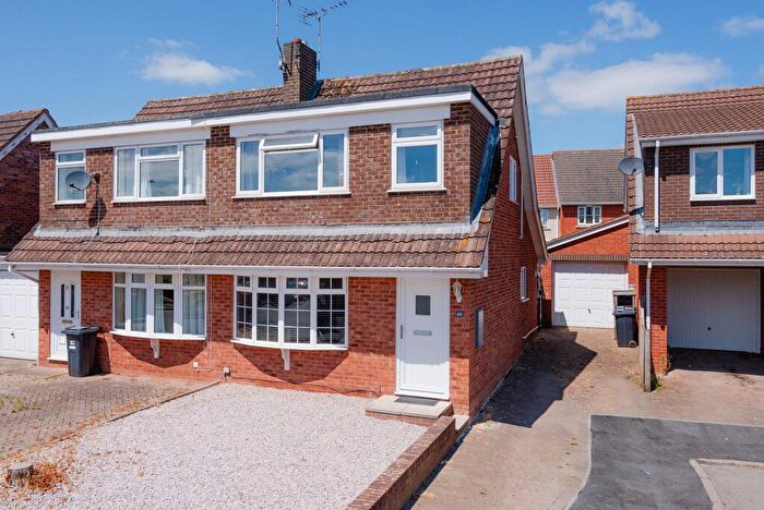 3 Bedroom Semi Detached House For Sale In Willow Walk, Crediton, EX17