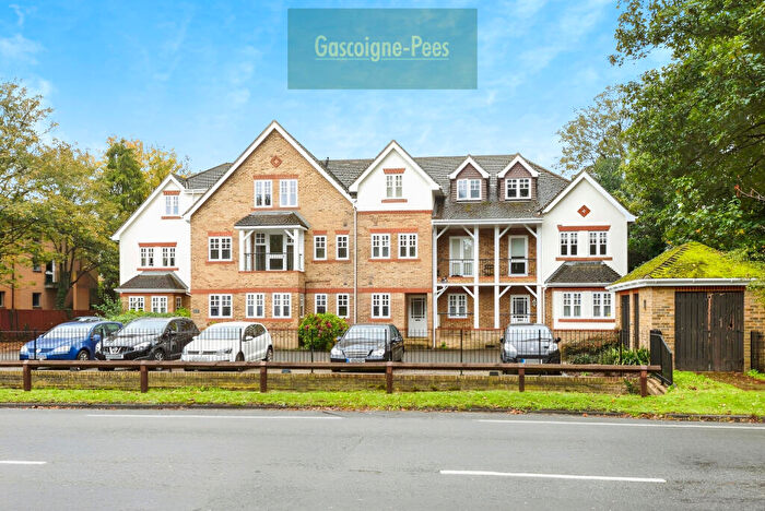 2 Bedroom Apartment To Rent In Haven Court, Esher, KT10