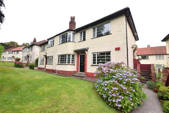 2 Bedroom Apartment To Rent In Sandringham Way, Leeds, West Yorkshire, LS17