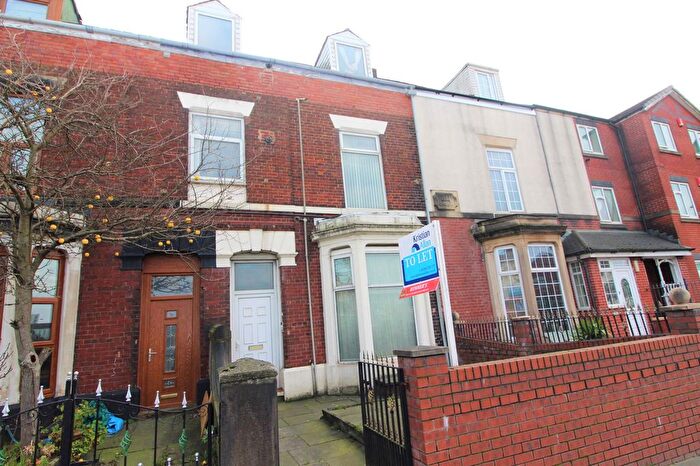 1 Bedroom Flat To Rent In Walmersley Road, Bury, BL9