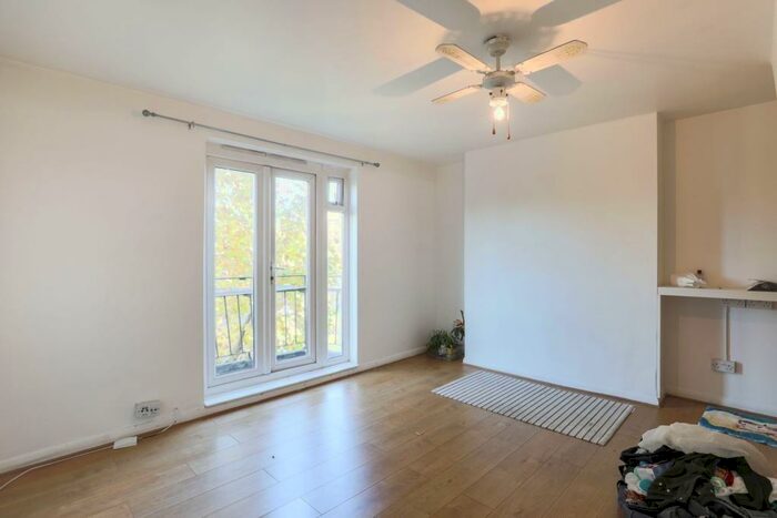 2 Bedroom Apartment To Rent In Queensbridge Court, Queensbridge Road, Haggerston, London, E2