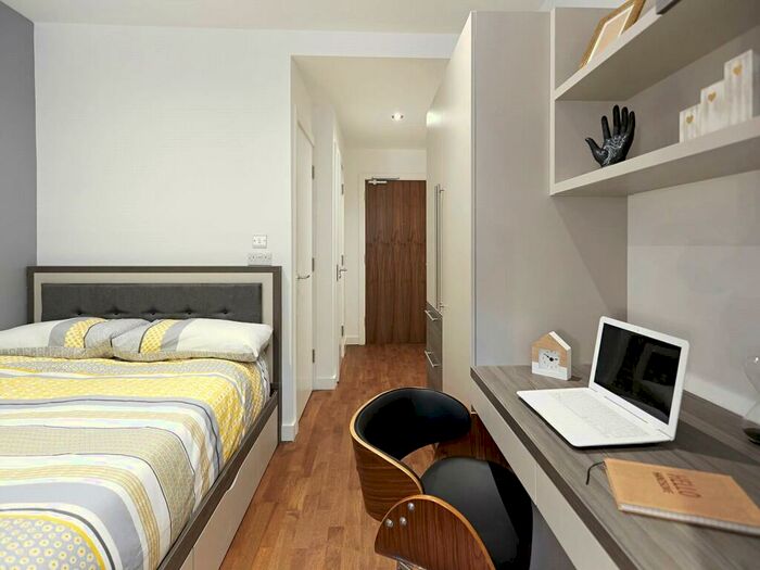 Apartment To Rent In Apt, Havana Residence #, LS2