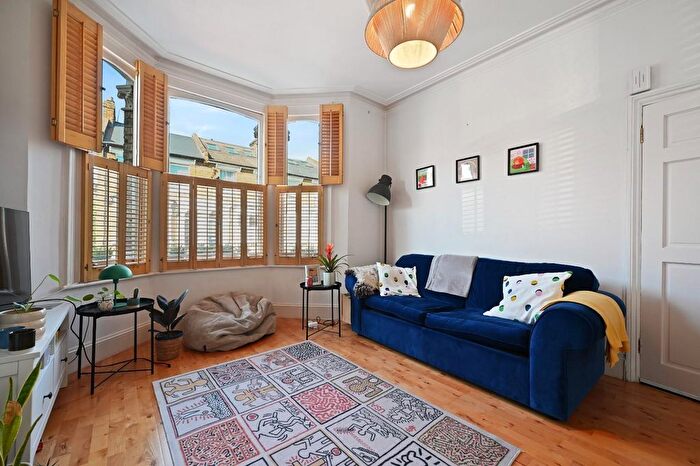 1 Bedroom Flat For Sale In Irving Road, London, W14