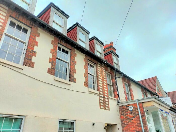 1 Bedroom Flat To Rent In Holmesdale Road, Reigate, RH2