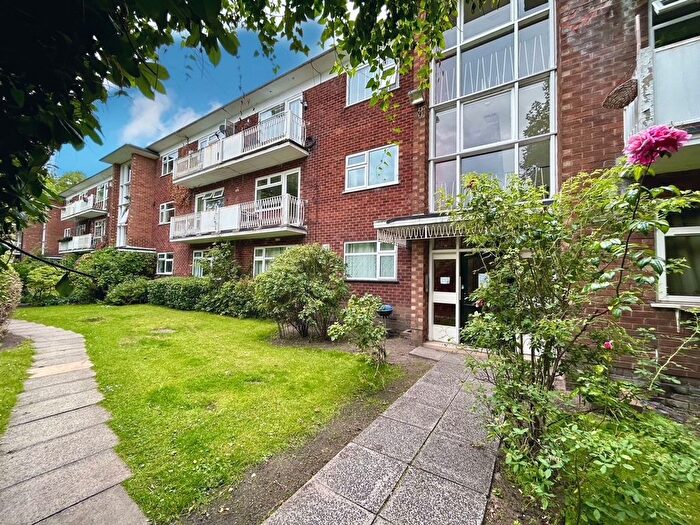 2 Bedroom Flat For Sale In Palatine Road, West Didsbury, M20