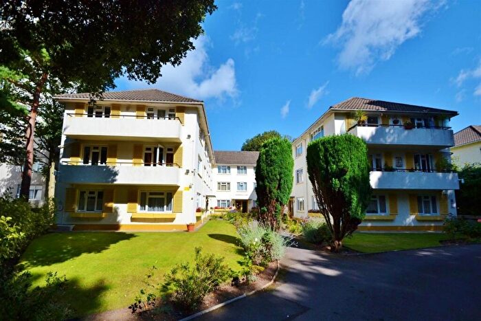 3 Bedroom Flat To Rent In Bournemouth, BH1
