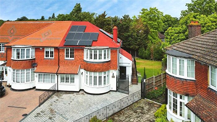 4 Bedroom Semi-Detached House For Sale In Mottingham Gardens, London, SE9