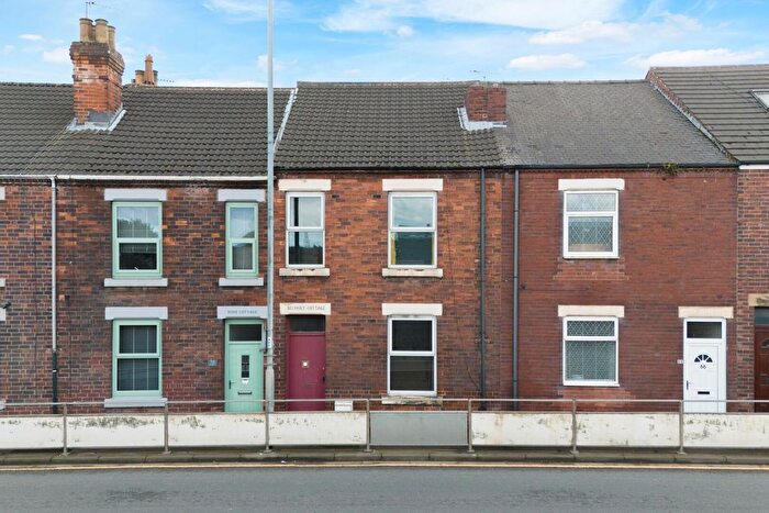 3 Bedroom Terraced House For Sale In Weeland Road, Knottingley, WF11