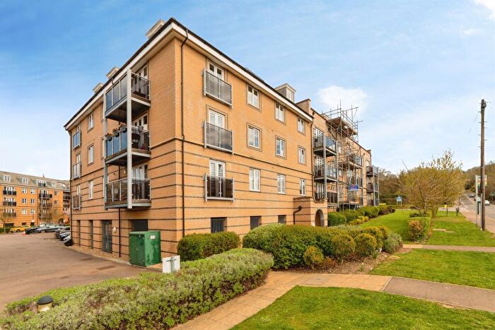 2 Bedroom Apartment For Sale In Constables Way, Hertford, SG13