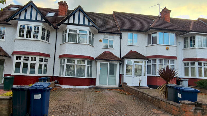 3 Bedroom Terraced House To Rent In Mayfield Avenue, London, N12