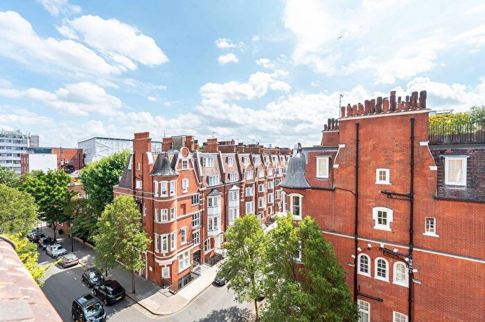 2 Bedroom Flat To Rent In Turks Row, Sloane Square, London, SW3