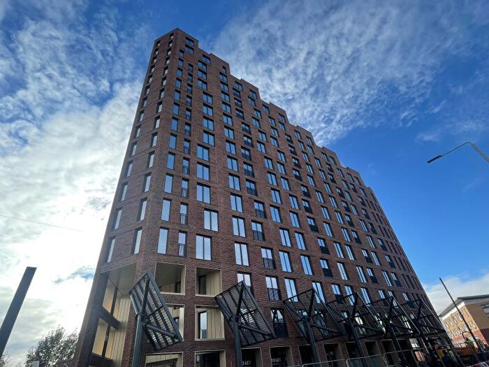 1 Bedroom Apartment To Rent In Springwell Gardens, Leeds City Centre, LS12