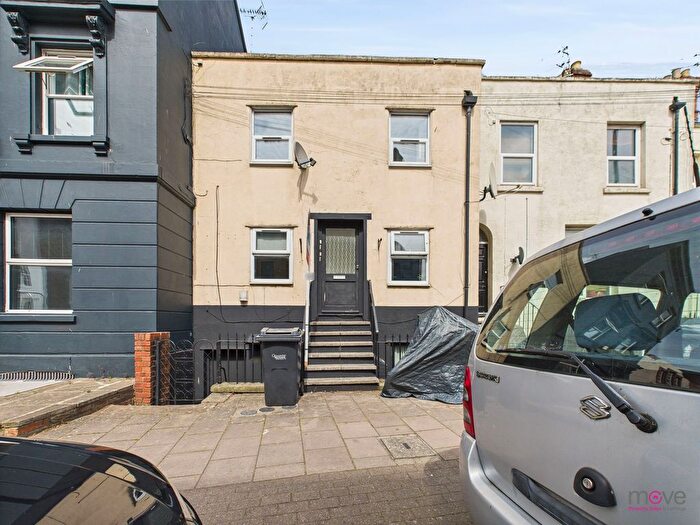 1 Bedroom Flat To Rent In Park Road, Gloucester, GL1