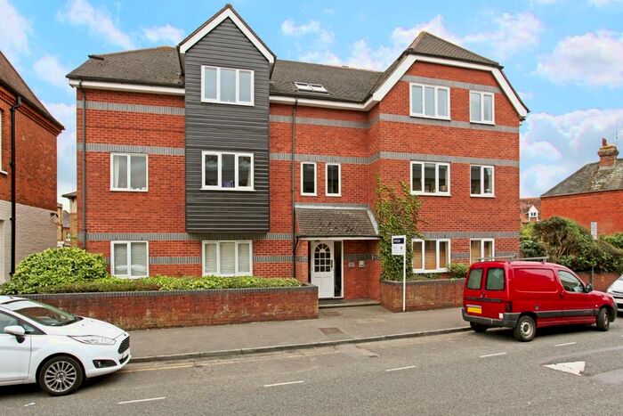 2 Bedroom Flat To Rent In Frances Road, Windsor, SL4