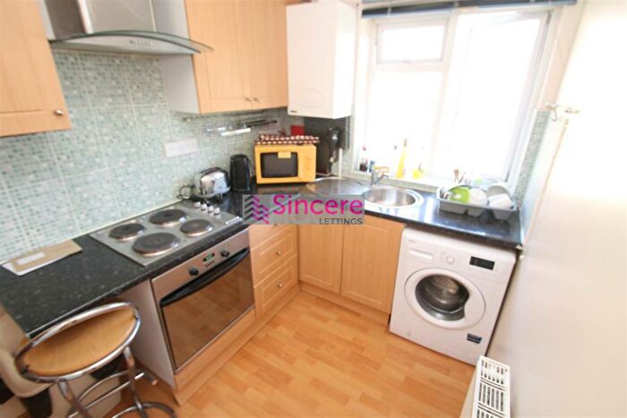 3 Bedroom Apartment To Rent In Blackhorse Lane, Walthamstow, E17