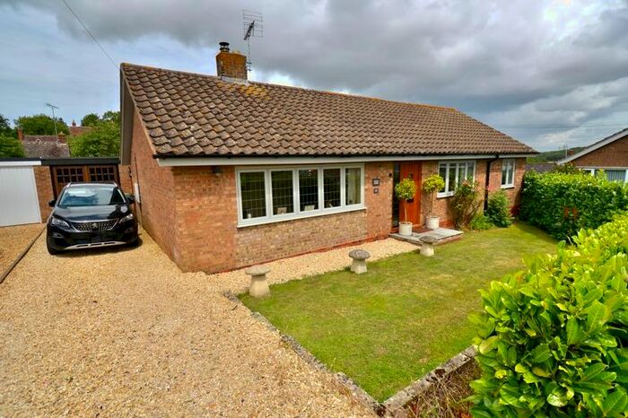 4 Bedroom Detached Bungalow For Sale In The Croft, Church Lench, WR11