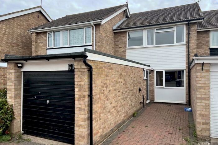 3 Bedroom House To Rent In Chestnut Walk, Chelmsford, CM1