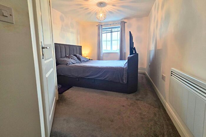 2 Bedroom Apartment For Sale In The Willows, Fenton Gate, Middleton, Leeds, LS10