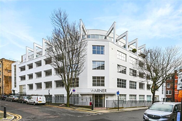 2 Bedroom Apartment For Sale In Warner Street, London, EC1R