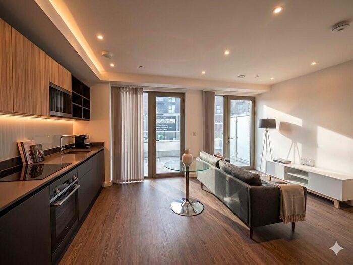 Studio To Rent In Western Gateway, London, E16