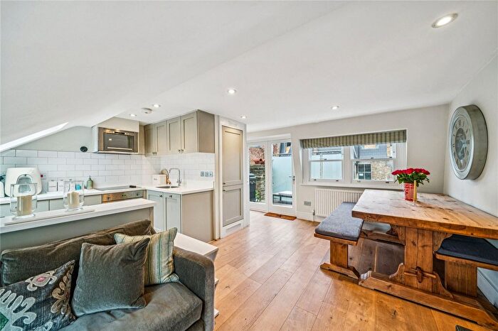 3 Bedroom Flat For Sale In Burnthwaite Road, Fulham, London, SW6