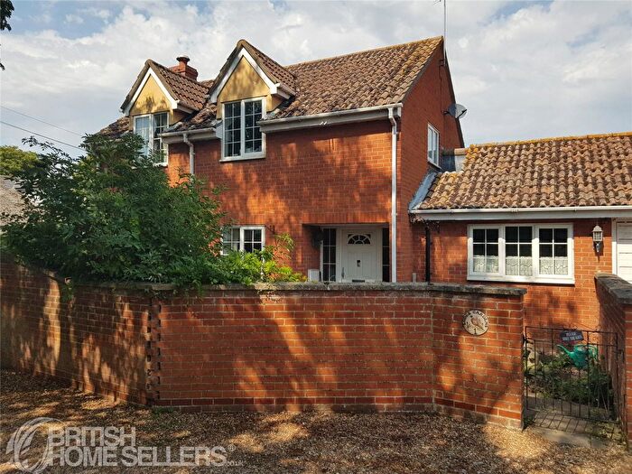3 Bedroom Detached House For Sale In Lodge Gardens, Haddenham, Ely, Cambridgeshire, CB6
