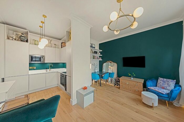 1 Bedroom Flat To Rent In Central Hill, London, SE19