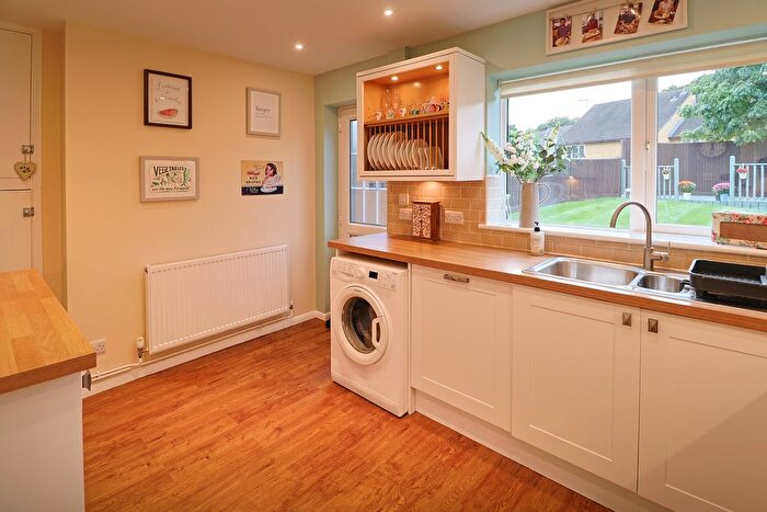 2 Bedroom Terraced House For Sale In Brokes Way, Tunbridge Wells, TN4