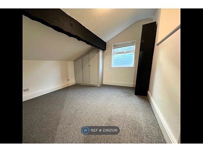 2 Bedroom Flat To Rent In Barrington Road, Altrincham, WA14