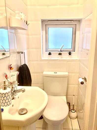 Studio To Rent In West End Lane, West Hampstead, NW6