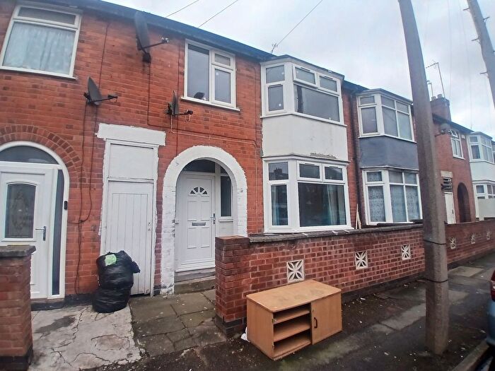 3 Bedroom Town House To Rent In Stonebridge Street, Leicester, LE5