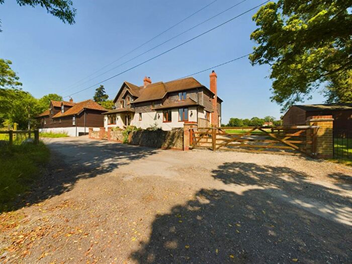 3 Bedroom Detached House To Rent In School Lane, Dinton, HP17