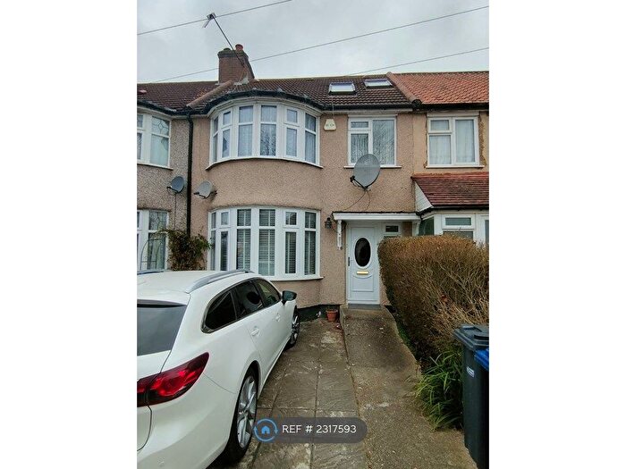 4 Bedroom Terraced House To Rent In Northwood Gardens, Greenford, UB6