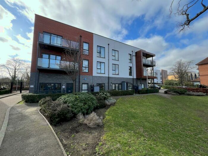 3 Bedroom Apartment To Rent In Wildcary Lane Romford, RM3