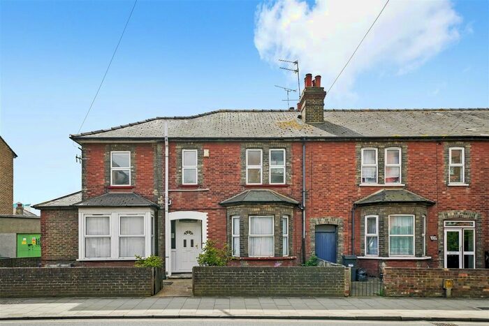 2 Bedroom Maisonette To Rent In The Firs, New Road, Bedfont, Feltham, TW14