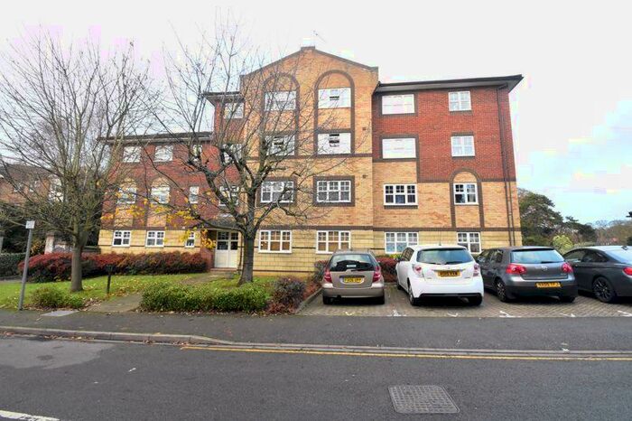 2 Bedroom Ground Flat To Rent In Knights Field, Luton, LU2