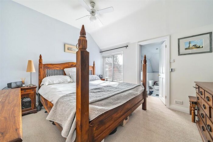 3 Bedroom End Of Terrace House For Sale In Hammer Vale, Haslemere, Hampshire, GU27