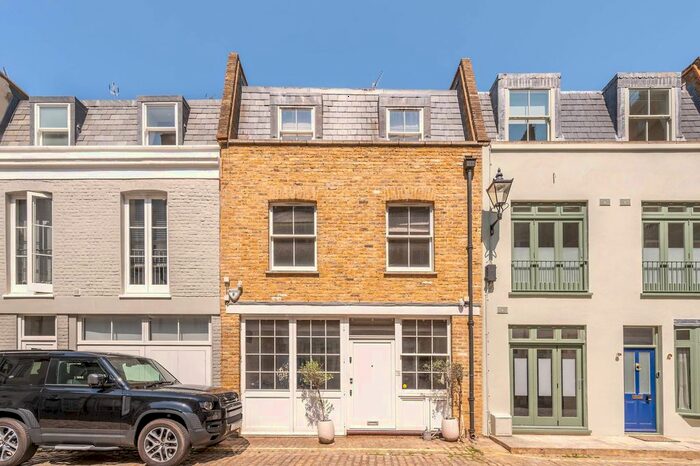 3 Bedroom Property To Rent In Princes Mews, Notting Hill, London W2