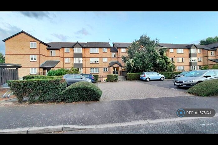2 Bedroom Flat To Rent In Constable Court, London, SE16